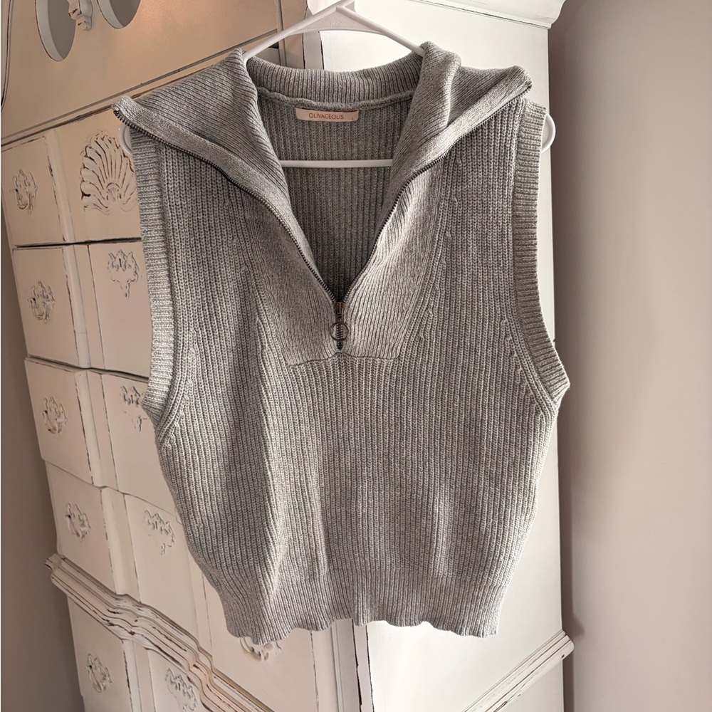 Olivaceous Gray Sleeveless Tank Top